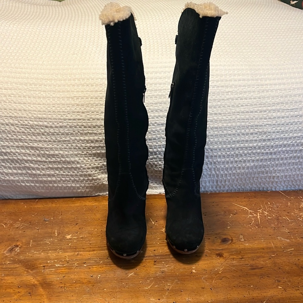 Ugg Suede Boots